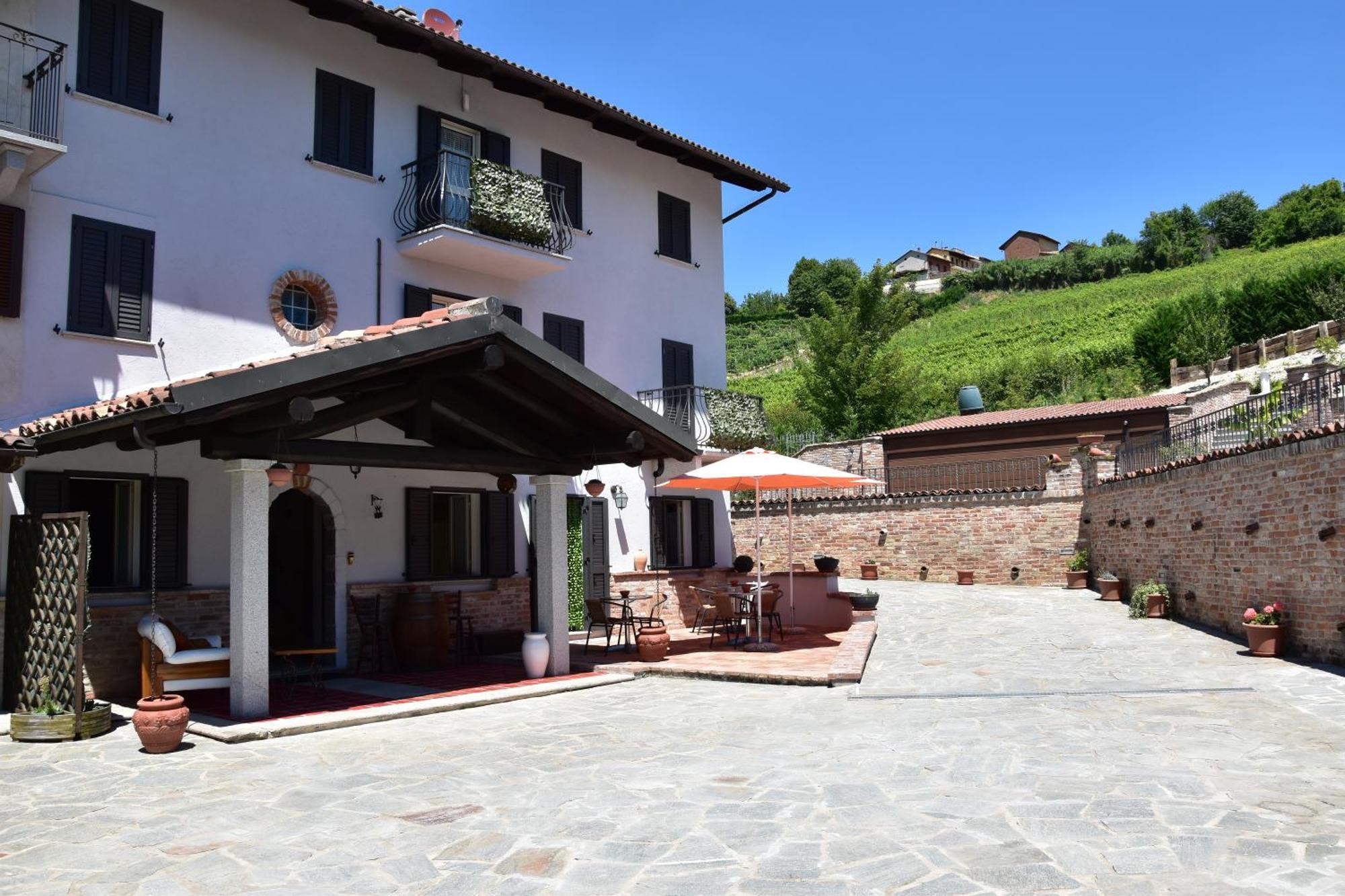 B&B La Dolce Vita Priocca Exterior photo